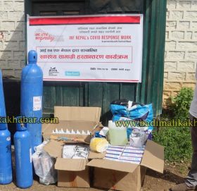 आईएनएफ नेपाल बाजुराद्धारा जिल्ला अस्पतालमा स्वास्थ्य साम्रगी सहयोग