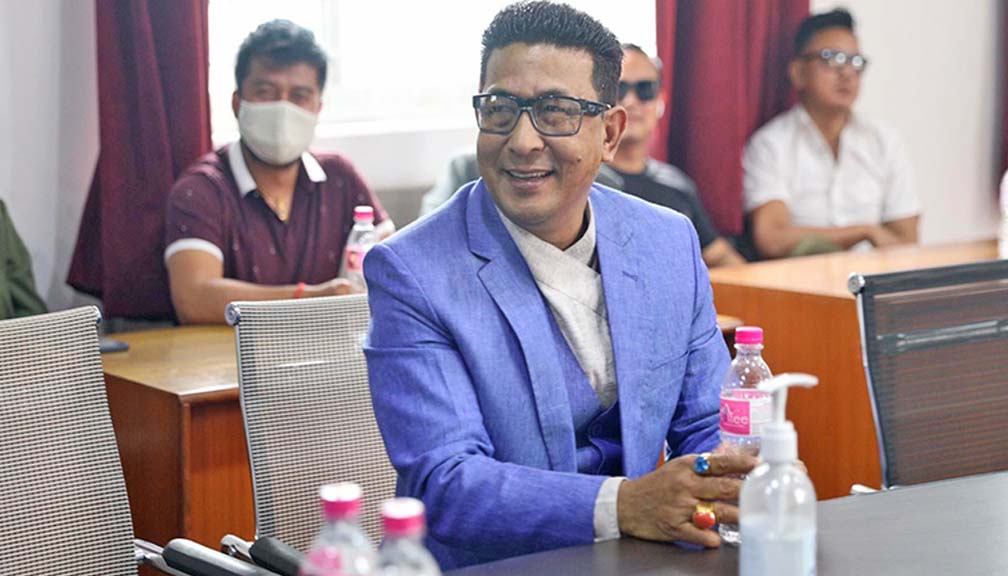 गण्डकीमा नयाँ ट्वीस्ट : मन्त्री मनाङे विपक्षी गठबन्धनतिर