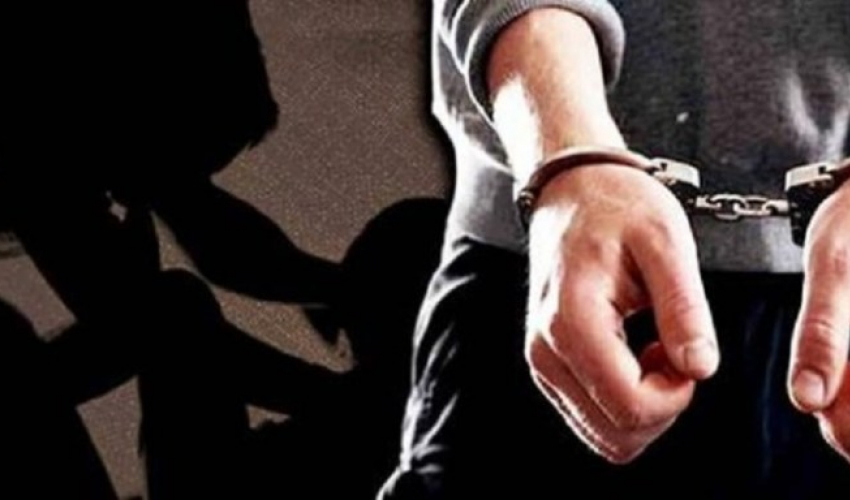 विद्यालय भवन निर्माणमा घुस, प्रधानाध्यापक र अध्यक्ष रंगेहात पक्राउ