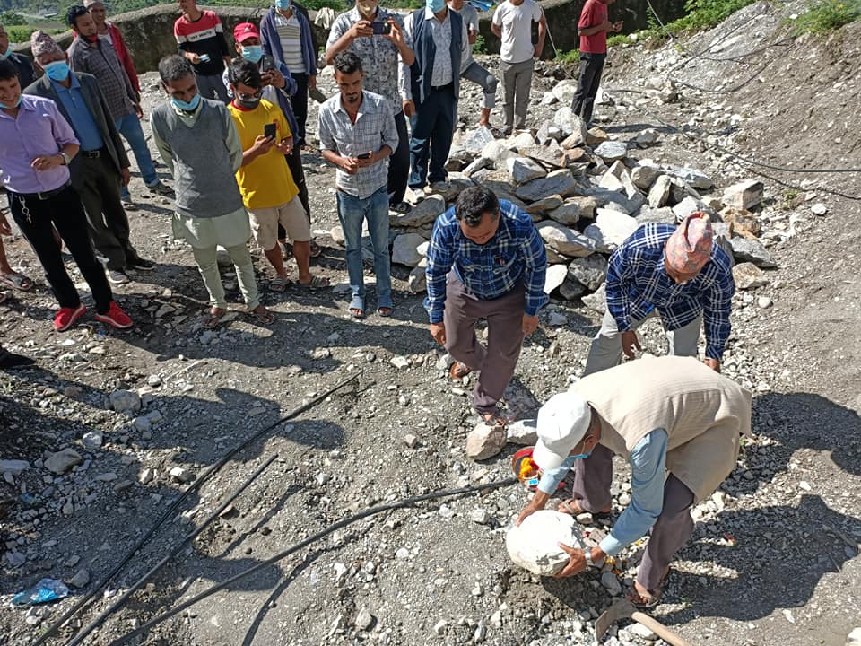 रेडियो अपि कोल्टी बाजुराको भवनको शिलान्यास