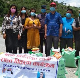 बुढिगंगा नगरपालिकाका बाढिपिडीत ४० परिवारलाई खाद्यन्न सहयोग