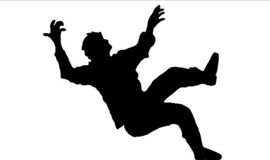 बाजुराकाे गौमुलमा भिरबाट लडेर एक युवकको मृत्यु