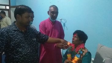 पत्रकार बिनय कुमारलाल दास,रबिन्द्र साहको पहलमा प्रभा सिंहले आमरण अनशन तोडियो।