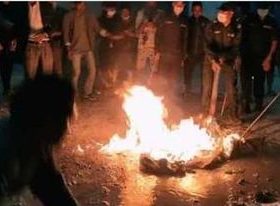 बझाङ्गको सदरमुकाम चैन्पुरमा प्रधानमन्त्री ओलीको पुत्ला दहन