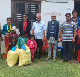 बडिमालिका मिडिया हाउसद्धारा ४ जना बेसाहारा बालबलालिकालाई खाद्यन्न सहयोग