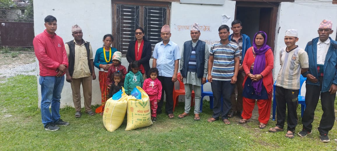 बडिमालिका मिडिया हाउसद्धारा ४ जना बेसाहारा बालबलालिकालाई खाद्यन्न सहयोग