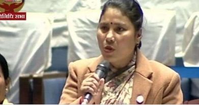 हातमा धुलो लगाएर खेलिने अनलाईन गेम पब्जी र फ्री फायर बन्द गरियोस्:साँसद आशा बिक