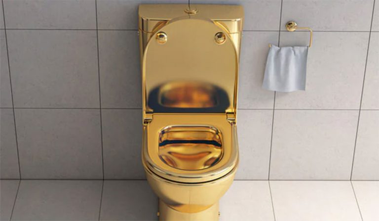 ट्राफिक पुलिसको घरमा भेटियो सुनको ट्वाइलेट !