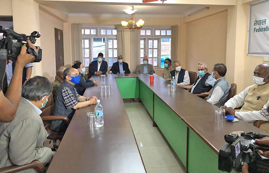 विपक्षी गठबन्धनबाट अलग हुने माधव नेपालको घोषणा