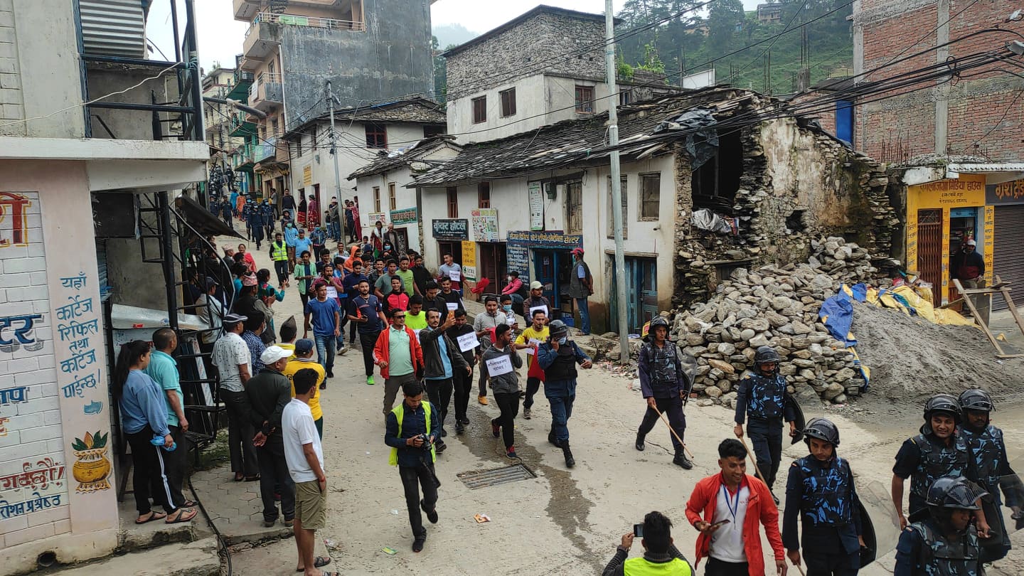 बाजुरामा सयुक्त विद्यार्थी संगठनहरुले निकाले सिट्टी जुलुस