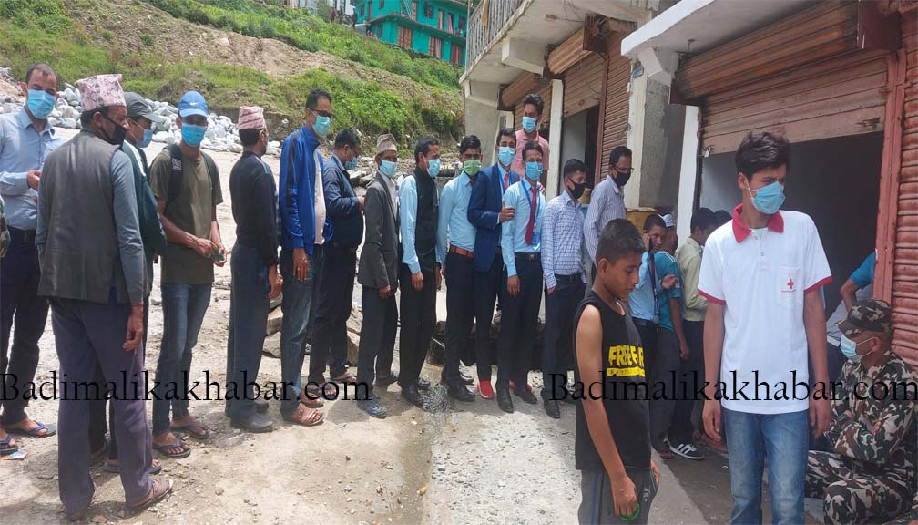 बाजुरामा तेस्रो चरणको पहिलो डोज कोभिड १९ बिरुद्धको खोप शुक्रबारबाट शुरु