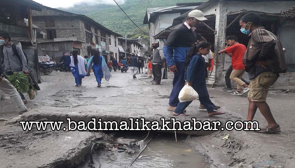 खाल्डाखुल्टीमै सिमित सदरमुकाम चैनपुर रोड