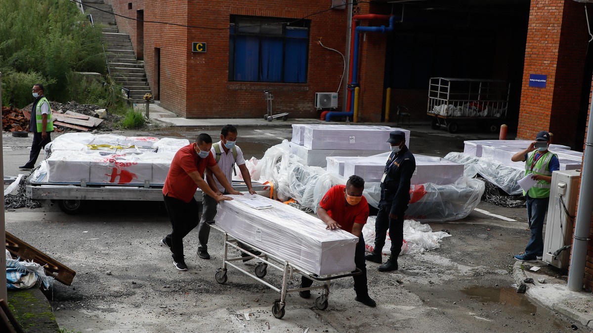 मलेसियाबाट एकैदिन ६ श्रमिकको शव र १५ जनाको अस्तु ल्याइयो