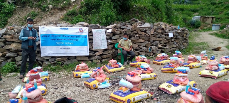 किर्डाक नेपाल द्धारा खाद्यान्न तथा स्वास्थ्य सामाग्री वितरण