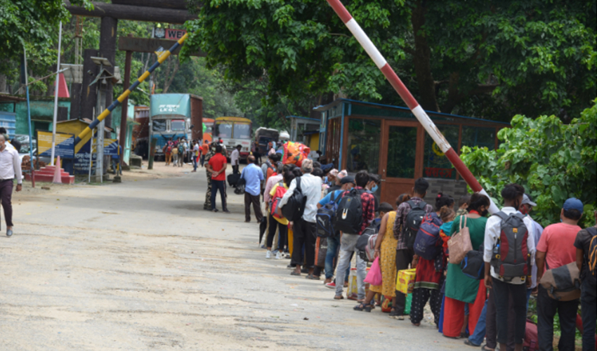 सुदूरपश्चिमबाट एक सातामै २३ हजार ६९६ जना नेपाली भारत फर्किए