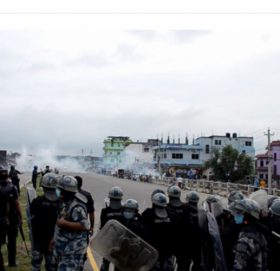 प्रहरी र स्थानीयबीच किन भयाे  झडप ?