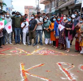 बालकोटमा ओलीलाई बाजागाजासहित स्वागत (तस्बिरहरू)