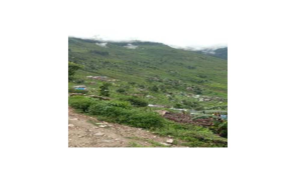 पहिरोको जोखिममा मना गाउँ स्थानीय त्रसित