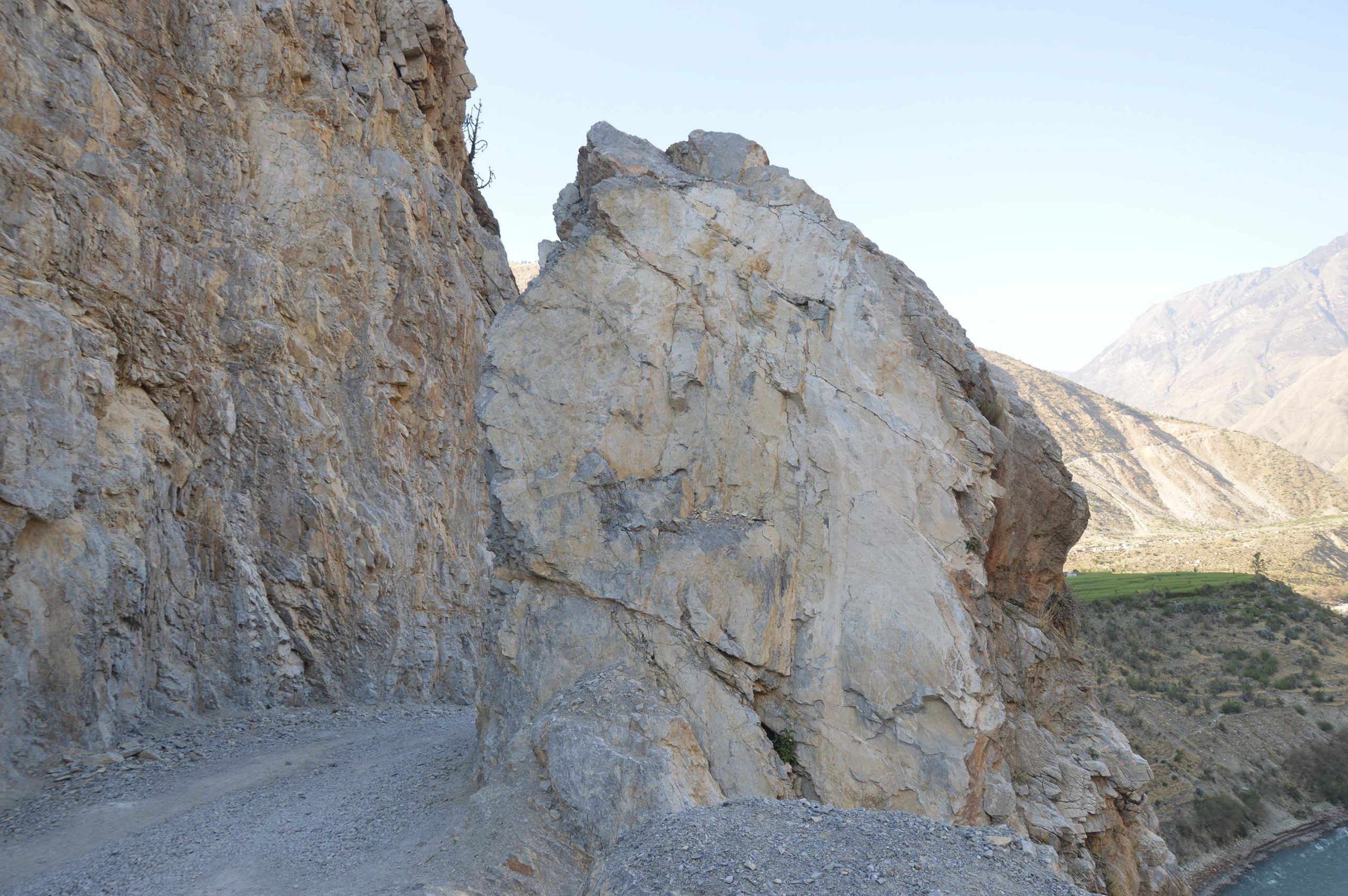 सेनाले कर्णाली करिडोर सडक सम्पन्न गरेर सडक बिभागलाइ हस्तान्तरण