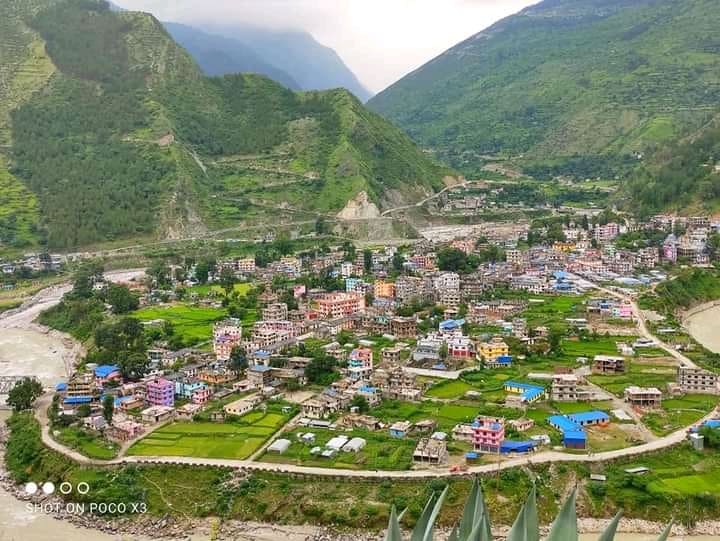 व्यापार हुने समयमा पसल बन्द,व्यापार नहुने समयमा खुला गर्नाले व्यापार चौपटमा पर्यो