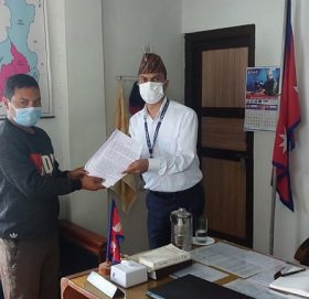 बिद्युत्त कार्यालय कर्मचारी माथि भएको दुब्याबहार प्रति एमाले भातृ संगठनले बुझाए बिज्ञप्ती