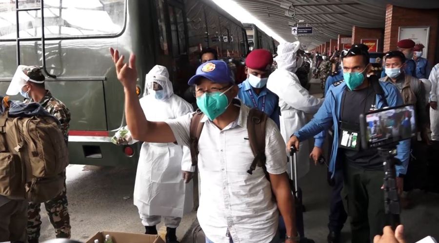 विदेशीको भरमा नेपालीको उद्धार, सरकार अलमलमै