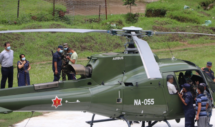 पीडित परिवार भेट्न हेलिकोप्टरमार्फत मालगाउँ पुग्यो छानबिन टोली