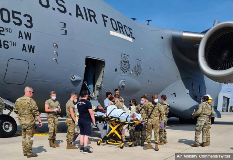 उद्धार उडानको क्रममा अफगान महिलाले जन्माइन् बच्चा