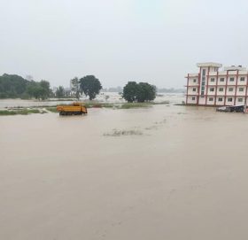 लुम्बिनी विश्‍वविद्यालयको छात्रावास डुबानमा: १० घण्टादेखि शिक्षक-विद्यार्थीसहित ३० जना थुनिए