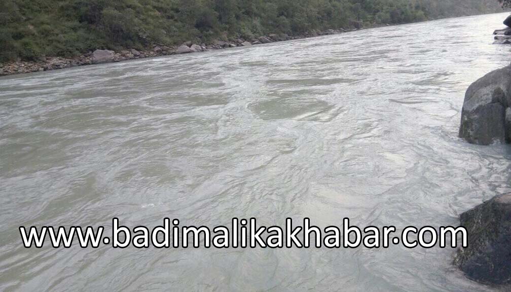 बाजुरामा पाचँ दिनदेखी निरन्तर सुख्खा पहिराे बग्दा कर्णाली नदीमा ड्याम बन्दै