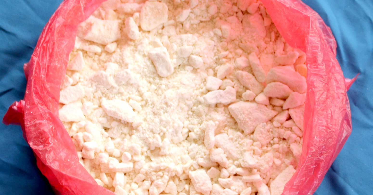 साढे चार करोडको कोकिनसहित ‘र्‍याकेट’का १३ सदस्य पक्राउ