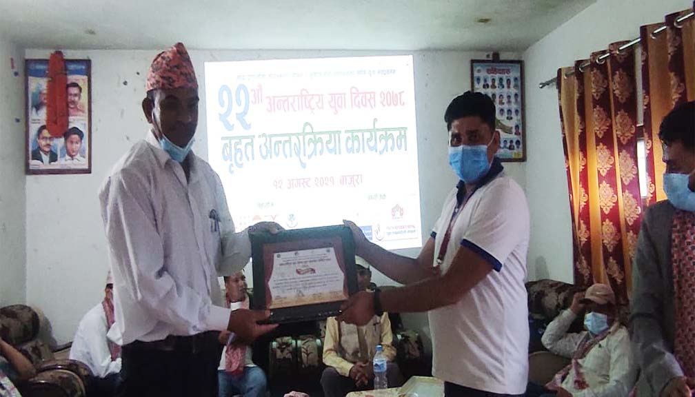 बडिमालिका खवरका कार्यकारी सम्पादक पाध्याय सहित बिभिन्न बिधाका ९ जना सम्मानित