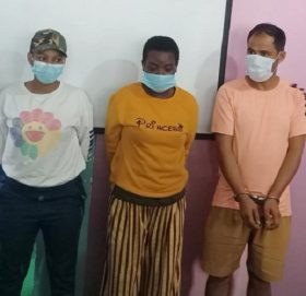 ९ करोड मूल्य बराबरको कोकिनसहित ३ विदेशी पक्राउ