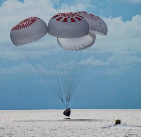 अन्तरिक्ष घुमेर पृथ्वीमा फर्किए चार जना ‘पर्यटक’