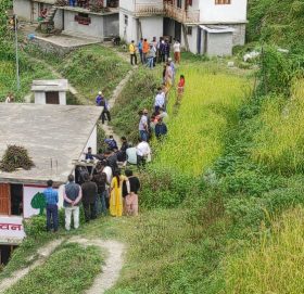 केन्द्रीय सदस्य पाण्डेकै गृह जिल्ला बाजुरामा कार्यक्रताद्धारा कालो झन्डा प्रद्धर्शन