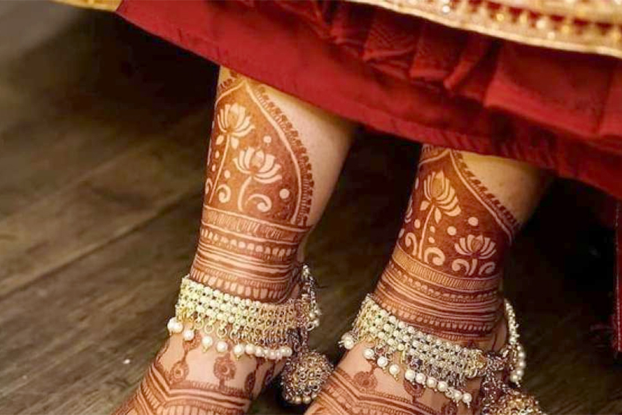 विचित्रकी महिला, जो हरेक शुक्रबार बेहुली बन्छिन्