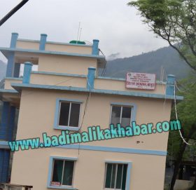 बाजुरामा सुत्केरी भत्ता उदारो, आफ्नो तलबबाट दिन्छन् स्वास्थ्यकर्मी