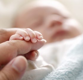 यी महिला जसले श्रीमान् ‘कुरूप’ भएको भन्दै पूर्व प्रेमीमार्फत् जन्माइन् सन्तान