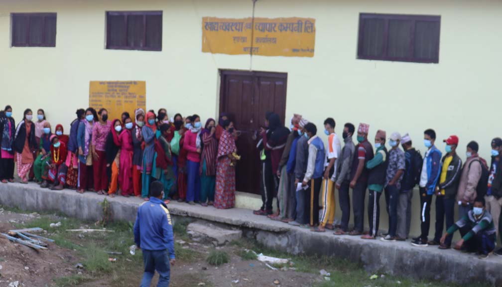 चामल सकीएपछि बाजुराका खाध्य डिपो बन्द