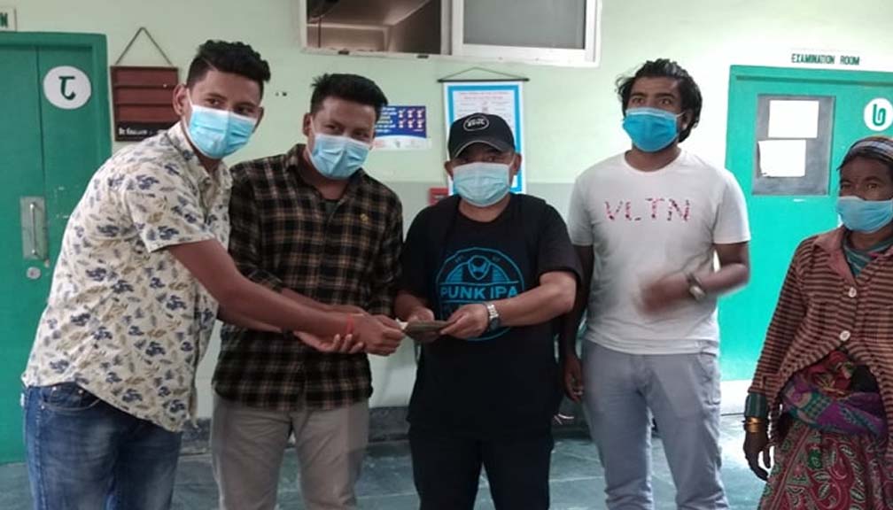 भालुका आक्रमणबाट घाईते कौशिल्लाको उपचारको लागि जुवापानी एकता कलबद्धारा सहयोग