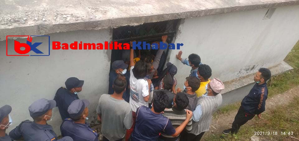 बाजुरामा कालो झन्डाका नाममा अराजकता