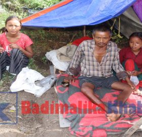 उपचार अभावमा अलपत्र पेमा गुरुङ, ७ महिना देखी पाल मुनी बास