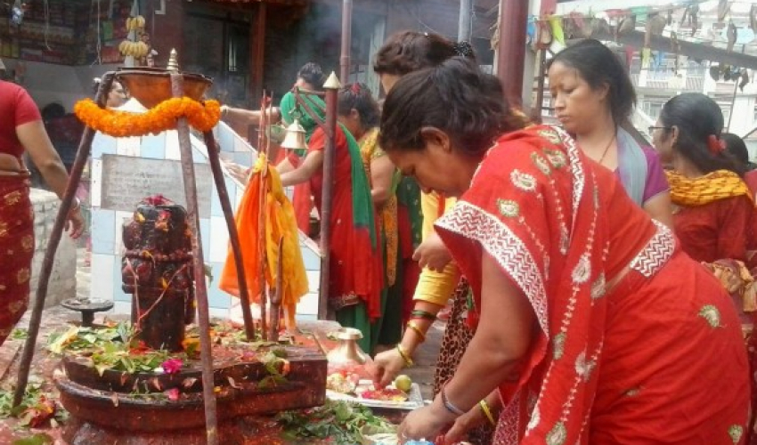 आज हरितालिका तीज: पुरुषले पनि बस्छन् व्रत