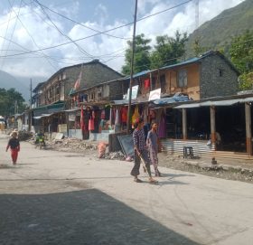 कोल्टीमा सौलियत पसल नहुदा उपभोक्ता महंगीमा नै किन मेल गरिरहेका