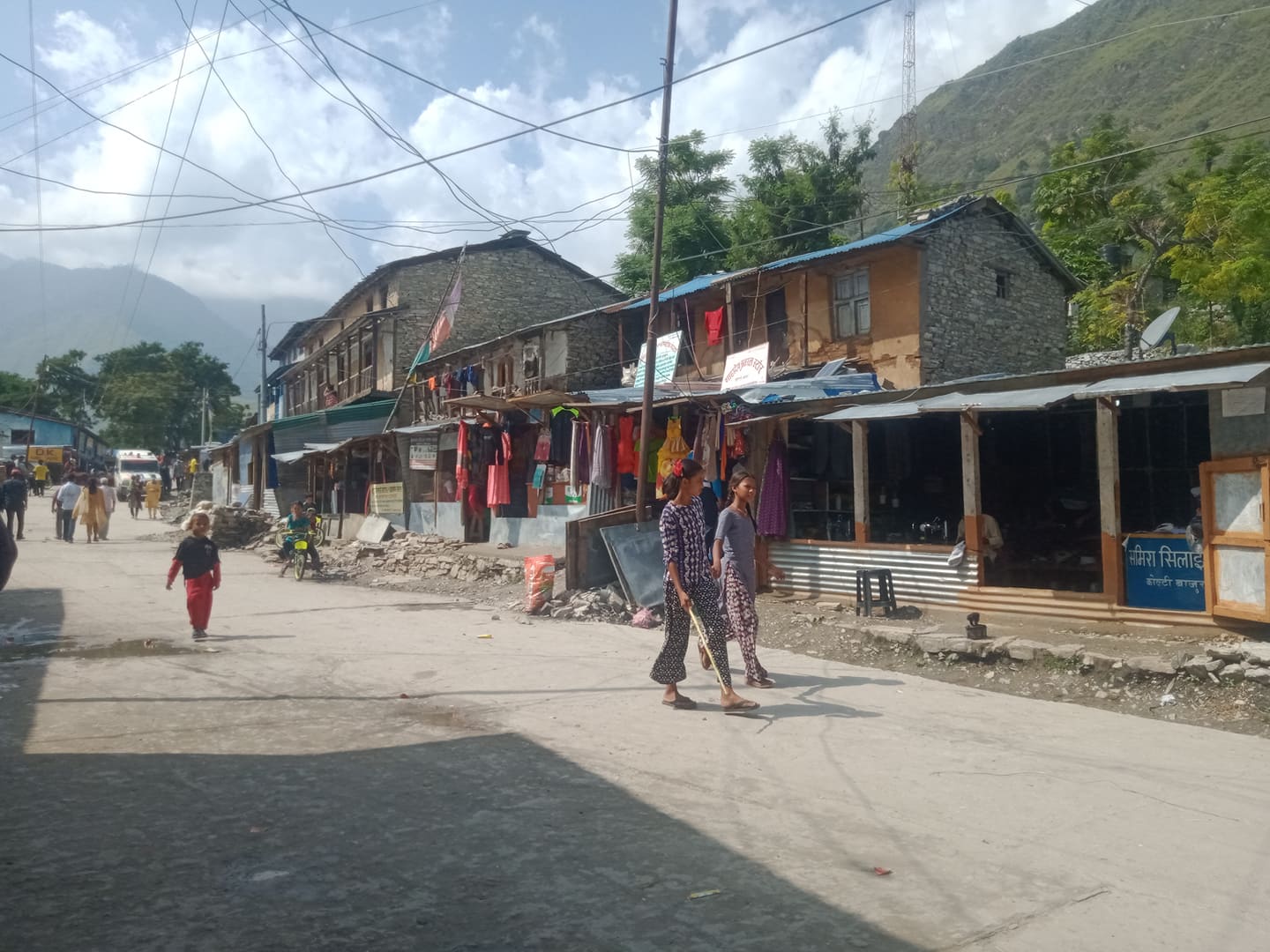 कोल्टीमा सौलियत पसल नहुदा उपभोक्ता महंगीमा नै किन मेल गरिरहेका