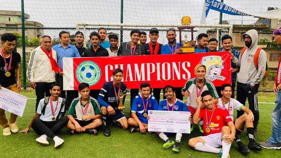 बाजुरा युनाइटेडलाई राजधानीमा सम्पन्न एसइइ कपको उपाधि