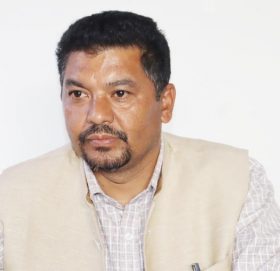 चक्र शाहले किन देउवाको बिरासत तोड्न देबराजको साथ छोडे ?