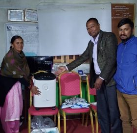 अस्थाई कोभिड अस्पताल टाँटेलाई स्वास्थ्य सामाग्री हस्तान्तरण