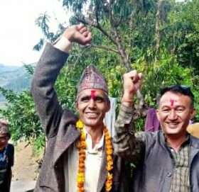 काँग्रेसबाट वडा सदस्य जितेका भाेलाराम जाेशी समाजवादीमा प्रवेश