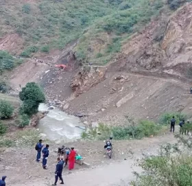 रडुवामा अवरुद्ध केआइसिंह राजमार्ग खुल्यो